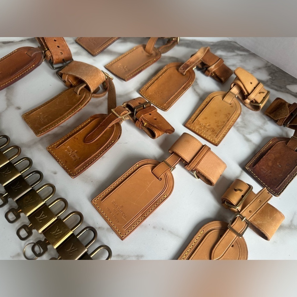 Authentic bundle Louis Vuitton key bundle set of 10 luggage tags 10 - Picture 9 of 13